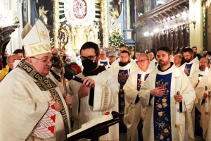 biskup janusz mastalski z bernardynami